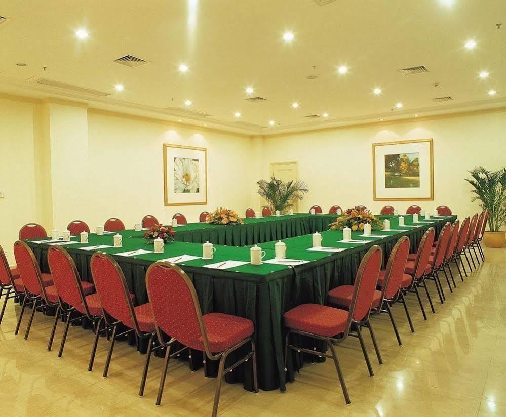 Clifford Golden Lake Hotel Foshan Dış mekan fotoğraf